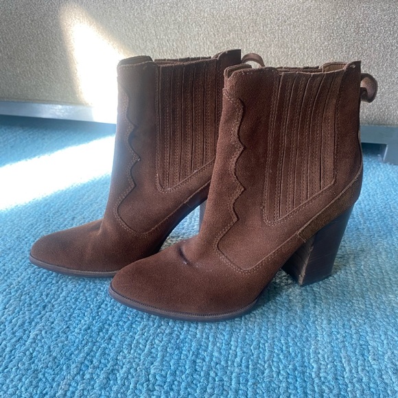 Dolce Vita Western Booties - Picture 2 of 4